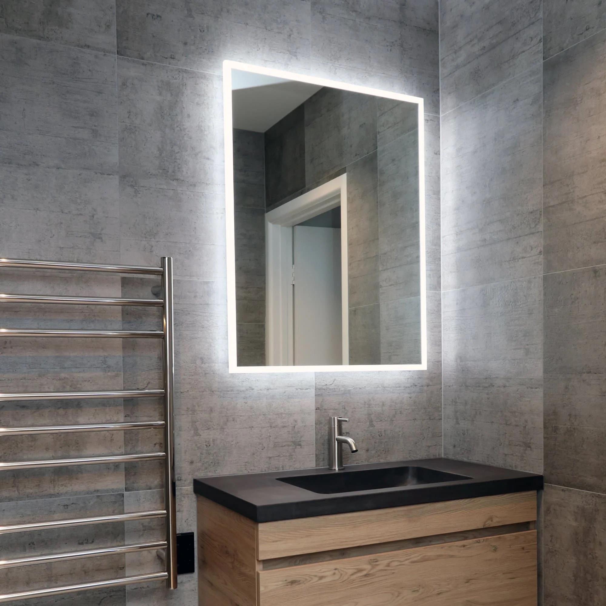 Зеркало Dim Dzerkal NORRO с LED-подсветкой 50х70 см (9514)