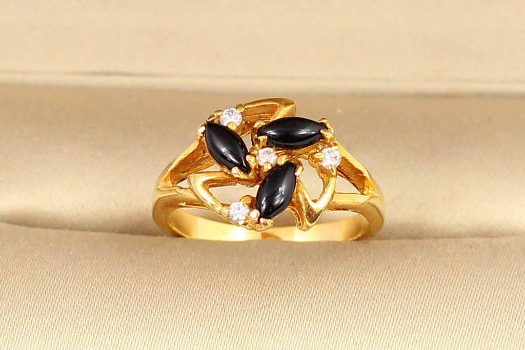 Кольцо звезда с черным ониксом р. 17 (28766985)