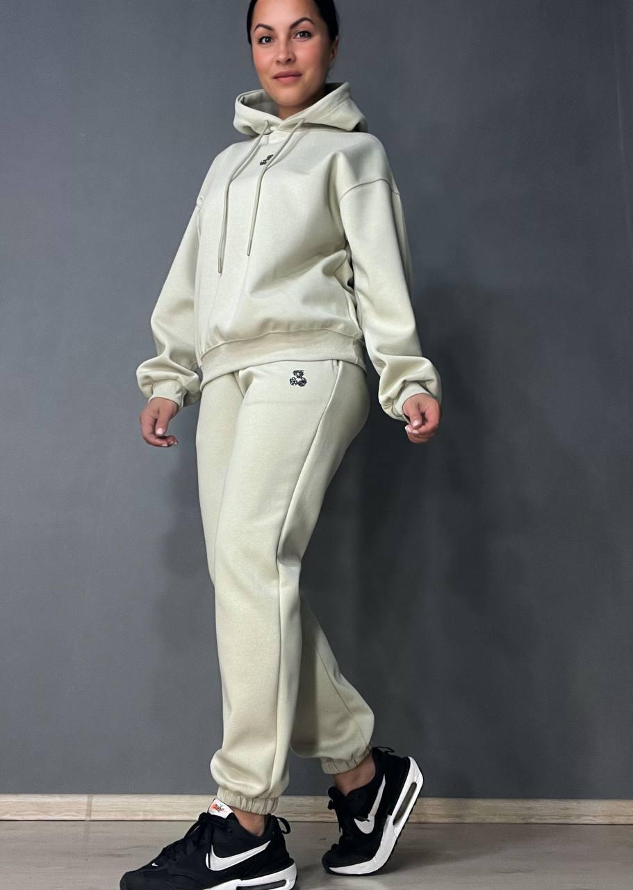 Костюм женский A-N 2735 худи с капюшоном и штаны джоггеры мишка XL Бежевый (2548) - фото 7 Костюм женский A-N 2735 худи с капюшоном и штаны джоггеры мишка XL Бежевый (2548) - фото 7