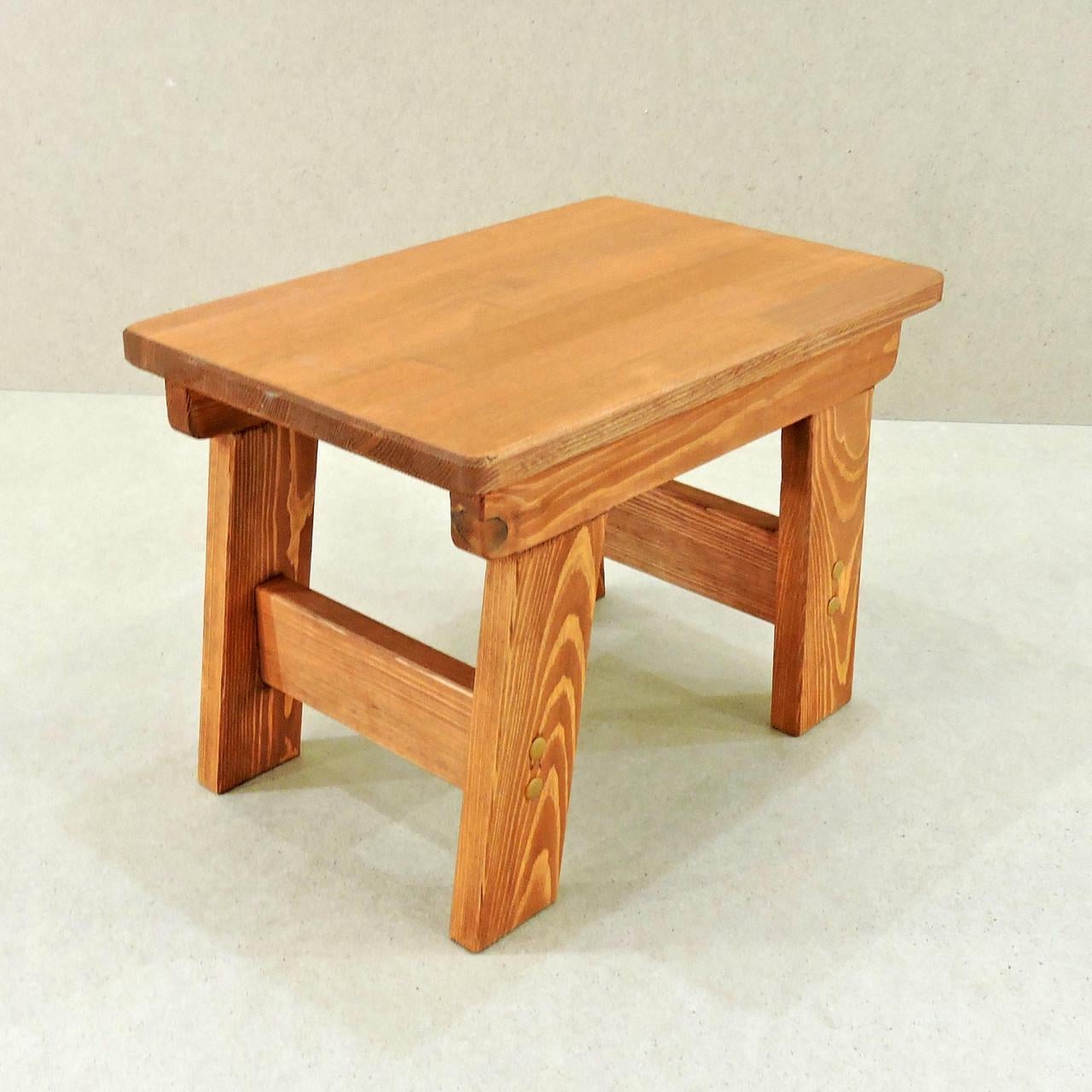 Стульчик из дерева Хорол Шафран (ТАБ-003006)