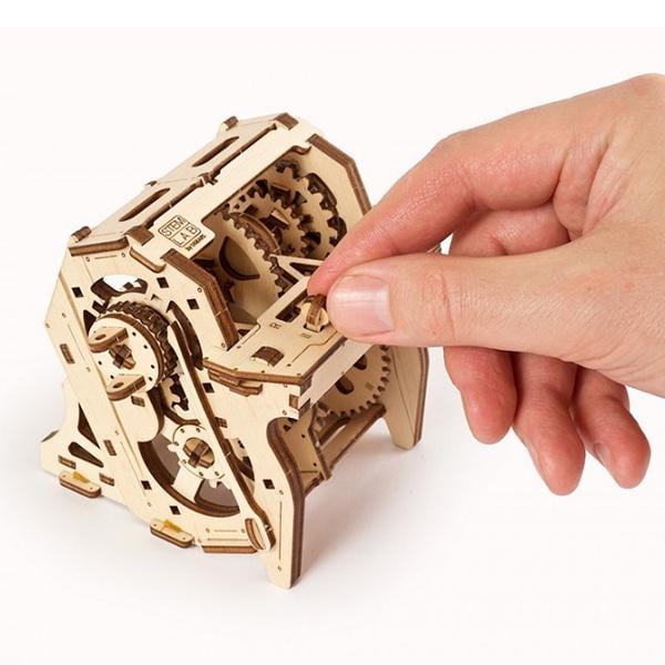 Механическая STEM-модель Ugears STEM Lab Коробка передач (3941) - фото 7 Механическая STEM-модель Ugears STEM Lab Коробка передач (3941) - фото 7