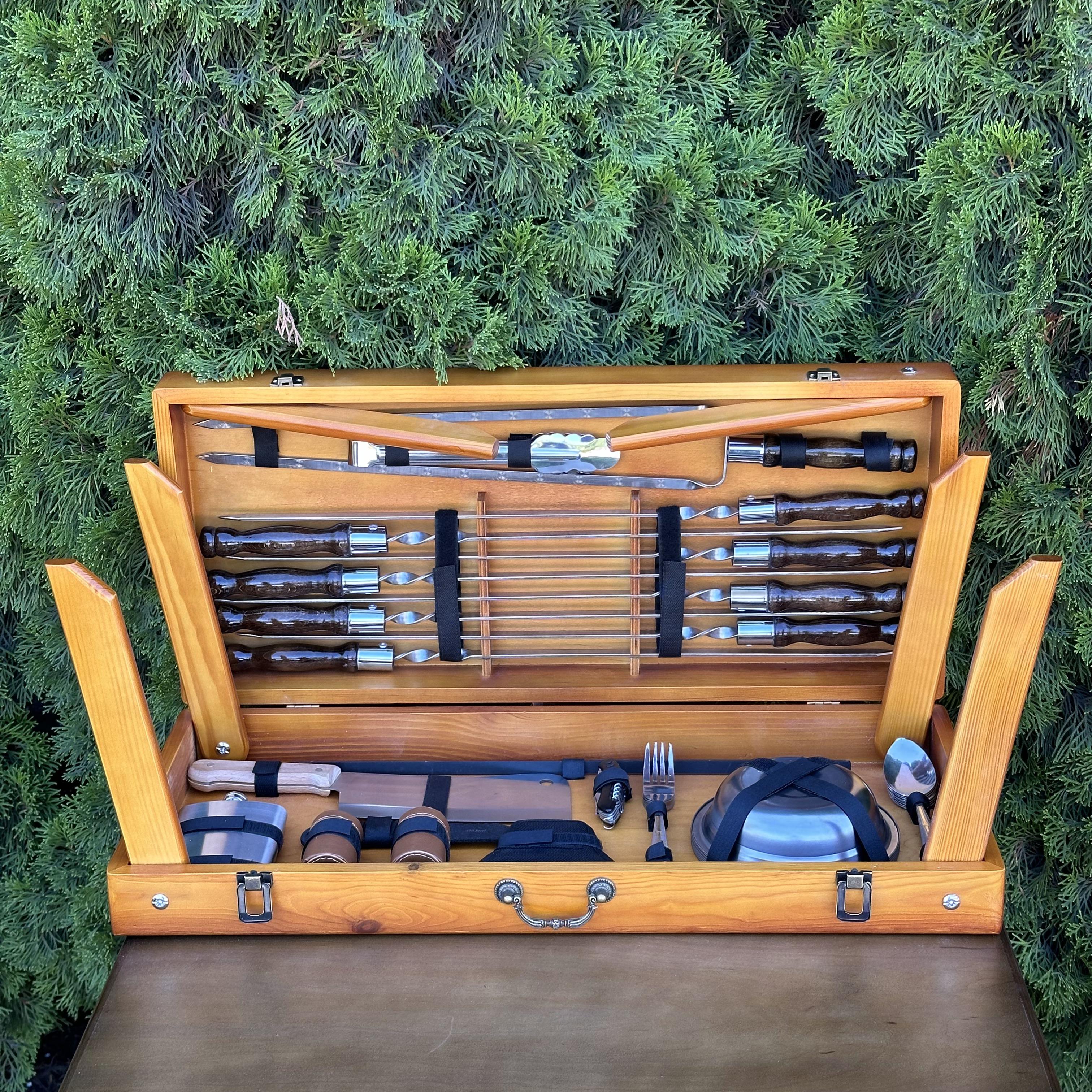 Подарунковий набір шампурів Mzavod Пікнік із нержавіючої сталі в дерев’яному кейсі-стілі 680x300x110 мм (136-17-1191510000808) - фото 6 Подарунковий набір шампурів Mzavod Пікнік із нержавіючої сталі в дерев’яному кейсі-стілі 680x300x110 мм (136-17-1191510000808) - фото 6