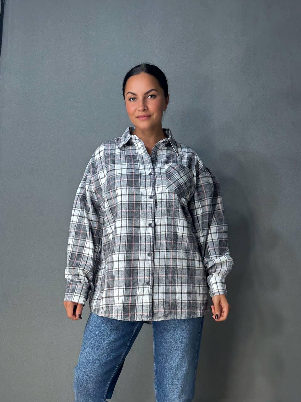Сорочка жіноча YZY 7765 в клітинку оверсайз широка варена OS Сірий (4919) - фото 5 Сорочка жіноча YZY 7765 в клітинку оверсайз широка варена OS Сірий (4919) - фото 5