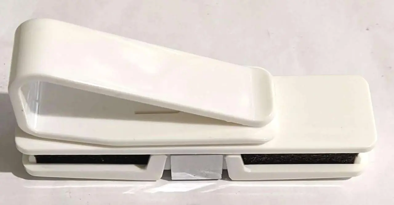 Держатель автомобильный универсальный Universal Car Holder для смартфона Держатель автомобильный универсальный Universal Car Holder для смартфона