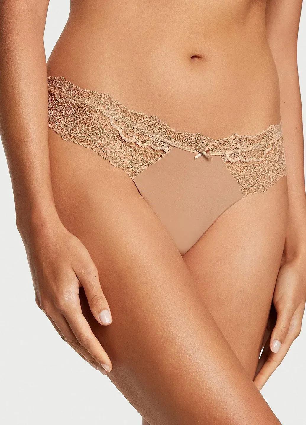 Трусики стринги Victoria's Secret Sweet Praline M Бежевый (26638801)
