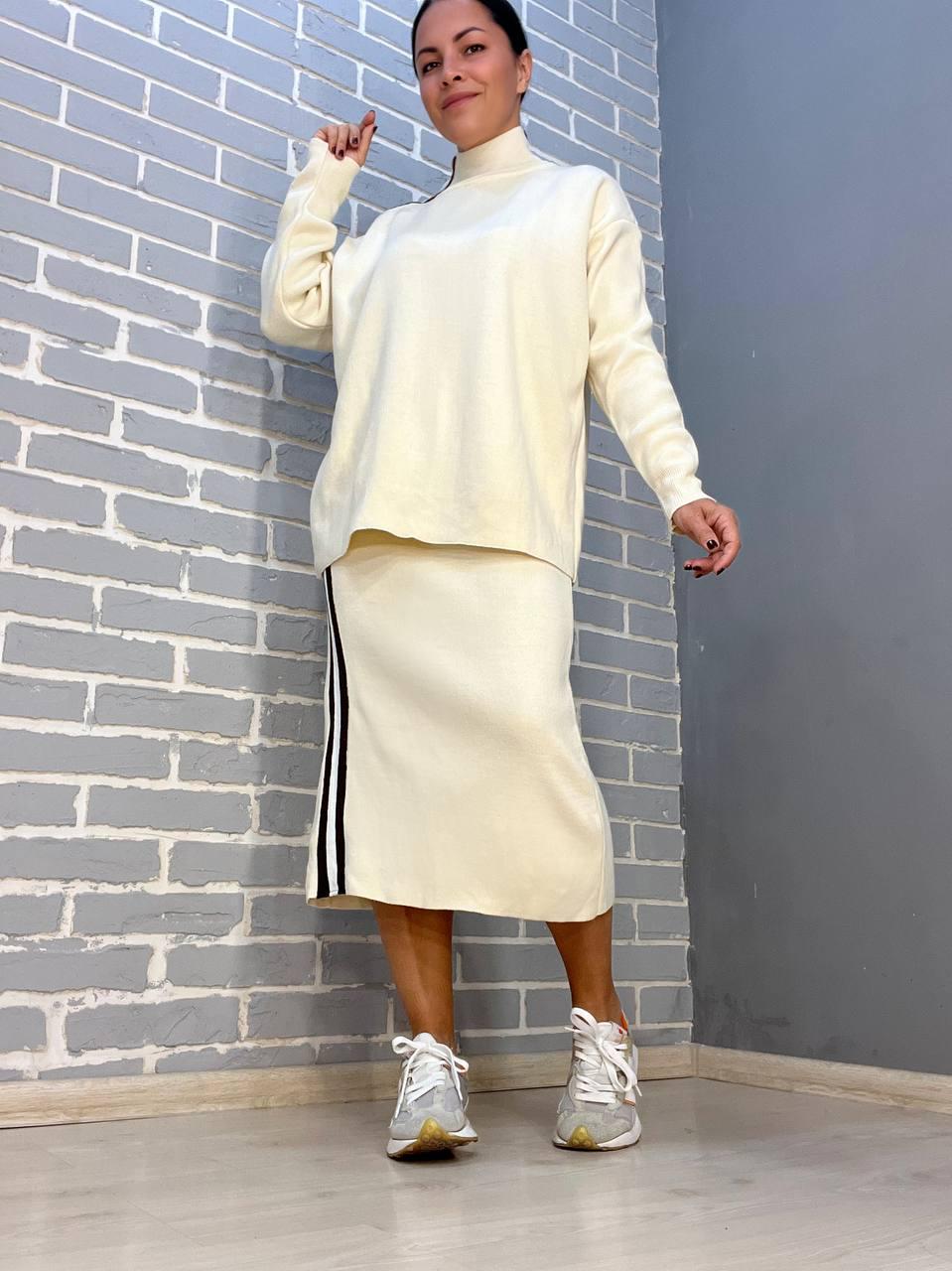 Костюм женский MY FASHION 2024402 свитер и длинная юбка вязка OS Молочный (733) - фото 2 Костюм женский MY FASHION 2024402 свитер и длинная юбка вязка OS Молочный (733) - фото 2