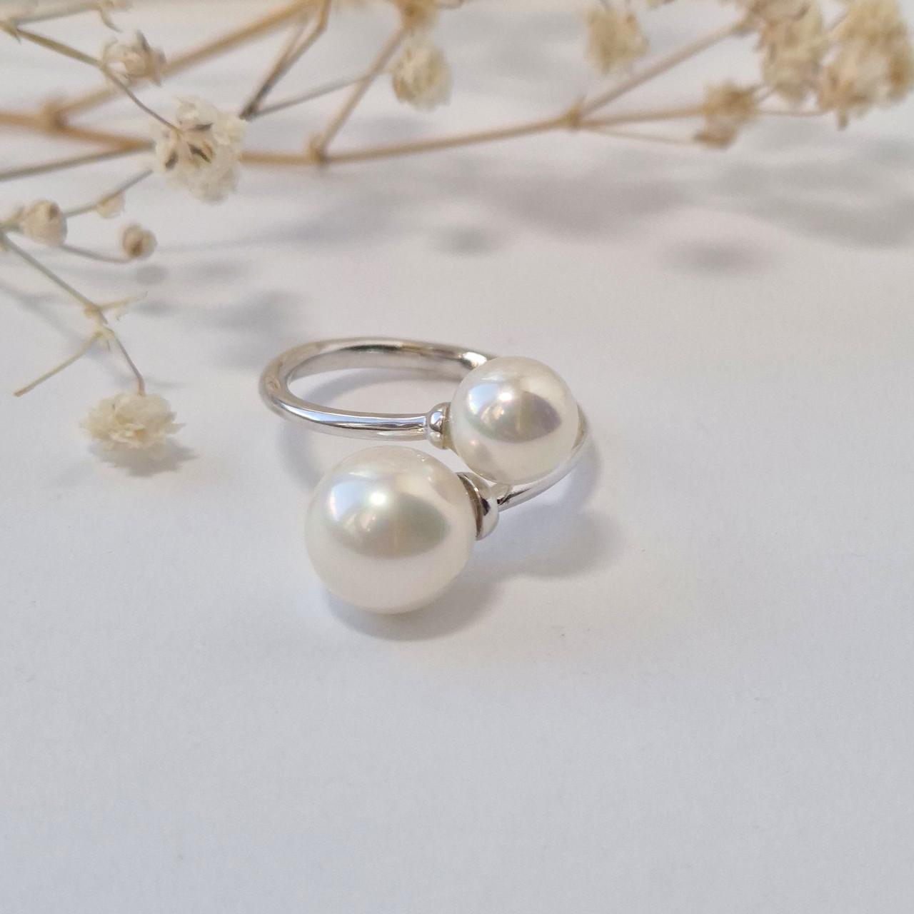 Каблучка поцілунок із перлиною срібло 925 проби родоване 3,60 г р. 18,5 (к2ж/807) - фото 8 Каблучка поцілунок із перлиною срібло 925 проби родоване 3,60 г р. 18,5 (к2ж/807) - фото 8