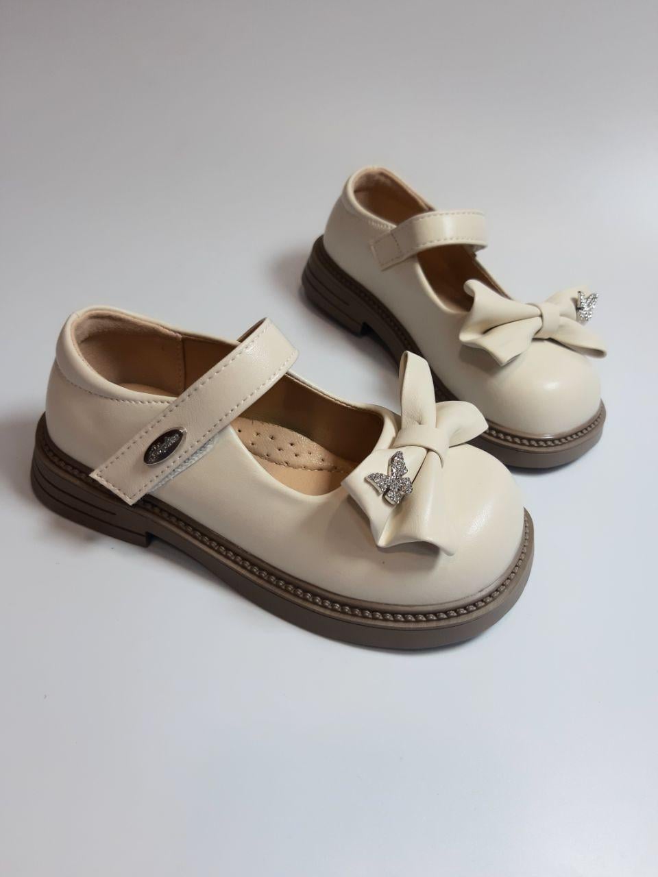Туфли для девочки Clibee р. 27 17 см Бежевый (817-3 beige) Туфли для девочки Clibee р. 27 17 см Бежевый (817-3 beige)