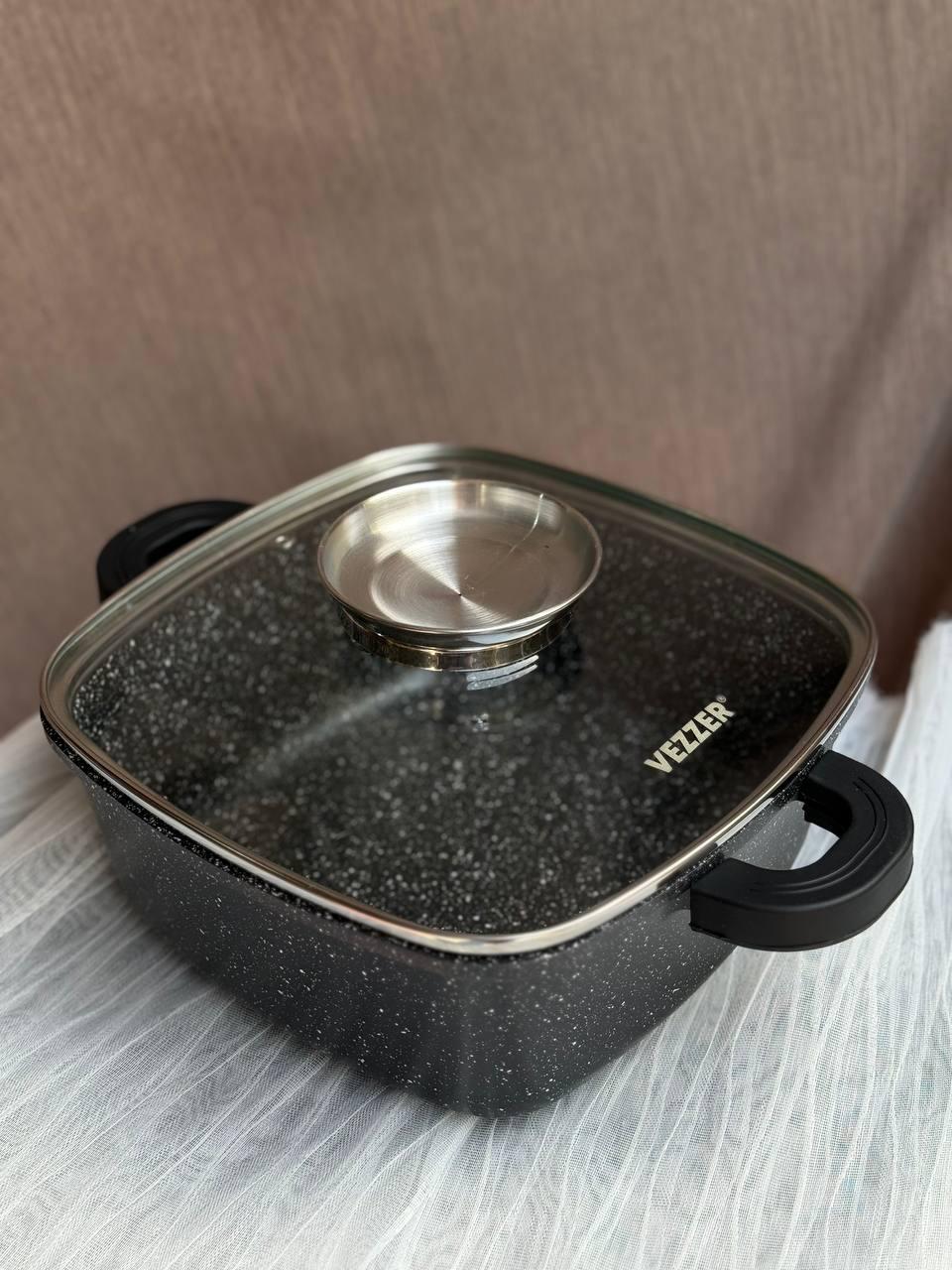 Каструля з кришкою Vezzer та мармуровим антипригарним покриттям 2,5 л/20 см Чорний (VZ8007) Каструля з кришкою Vezzer та мармуровим антипригарним покриттям 2,5 л/20 см Чорний (VZ8007)