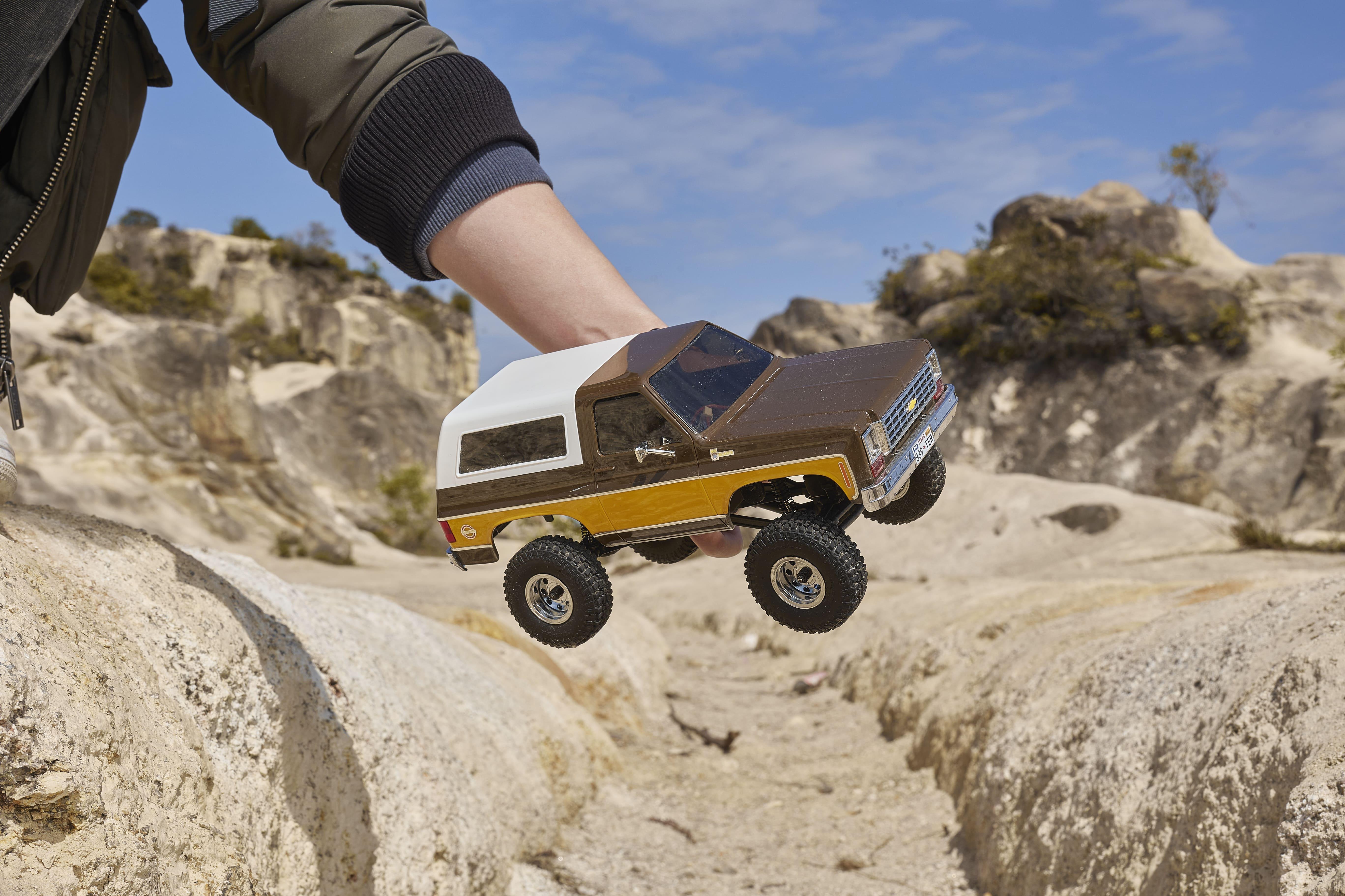 Машинка на радиоуправлении FMS 1:24 FCX24 K5 BLAZE RTR Brown - фото 20 Машинка на радиоуправлении FMS 1:24 FCX24 K5 BLAZE RTR Brown - фото 20