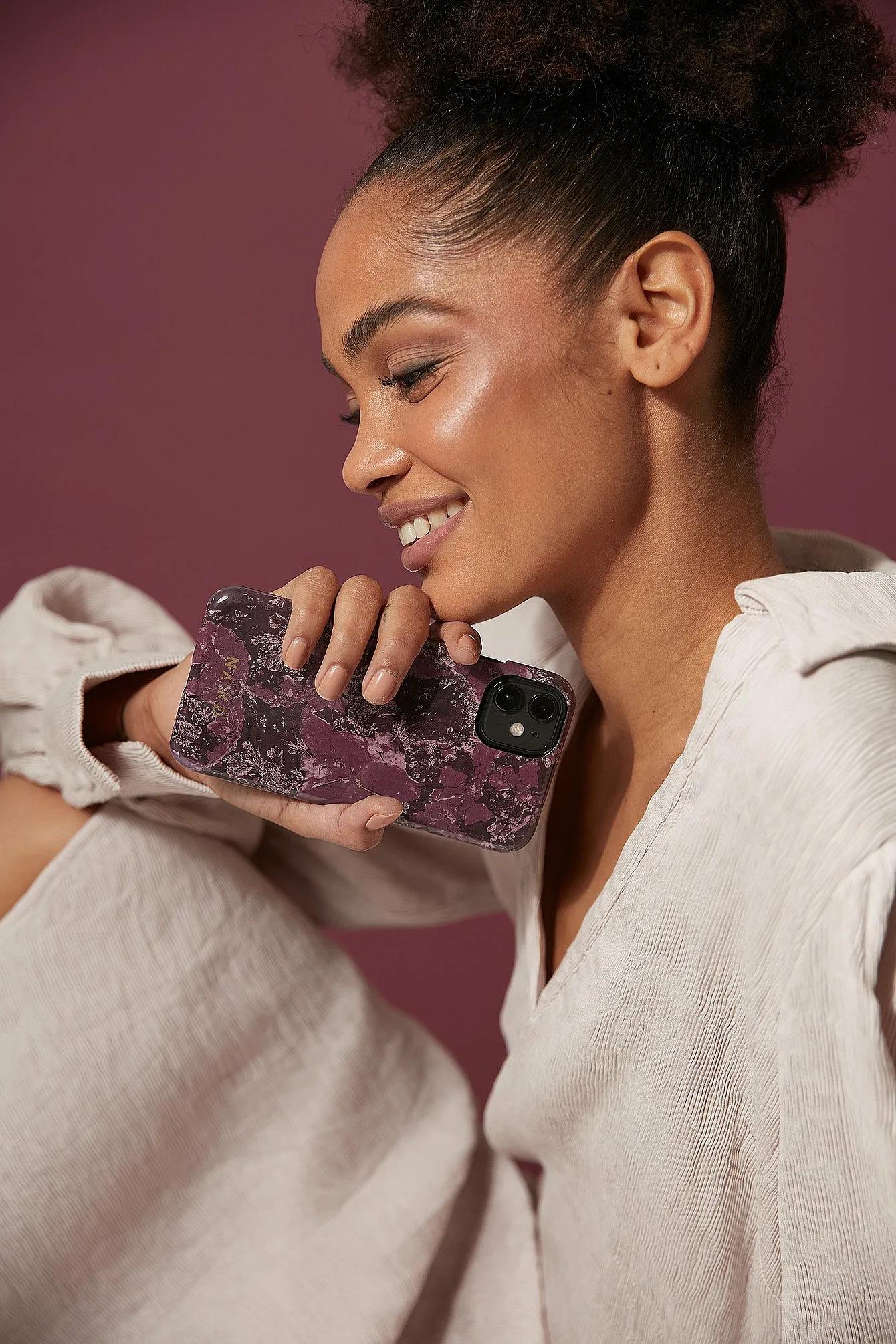 Чехол на iPhone XS NA-KD 1015-003539-XS бордовый Чехол на iPhone XS NA-KD 1015-003539-XS бордовый