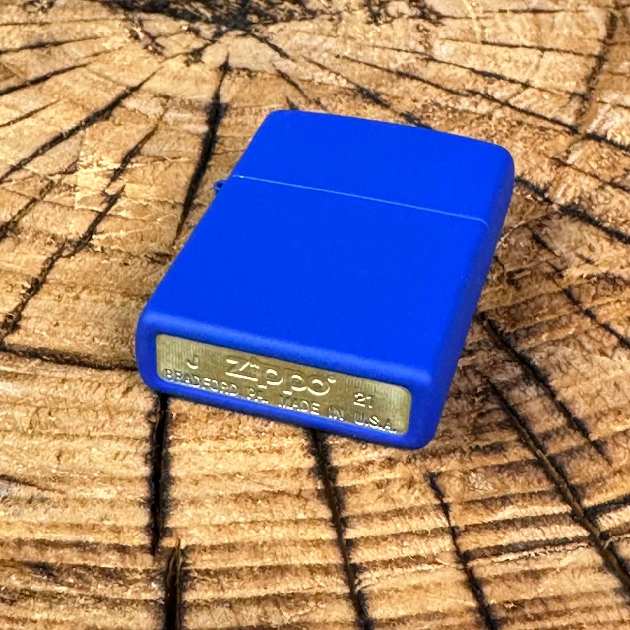Зажигалка бензиновая ZIPPO Reg Royal в подарочной упаковке Blue Matte - фото 6 Зажигалка бензиновая ZIPPO Reg Royal в подарочной упаковке Blue Matte - фото 6