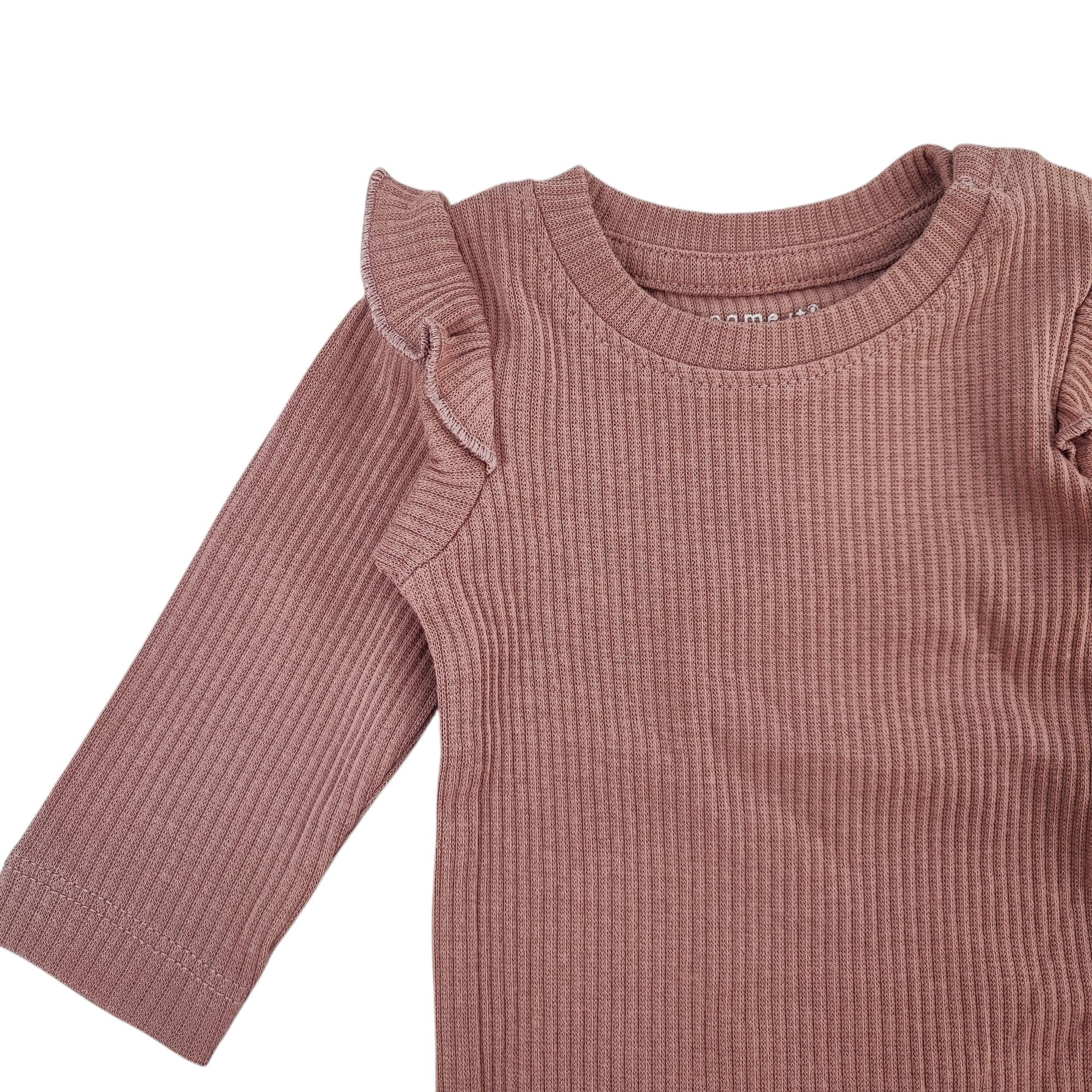 Дитячий комплект для новонароджених Name It боді та штанці для дівчинки 56 см Пудровий (25030901) - фото 3 Дитячий комплект для новонароджених Name It боді та штанці для дівчинки 56 см Пудровий (25030901) - фото 3