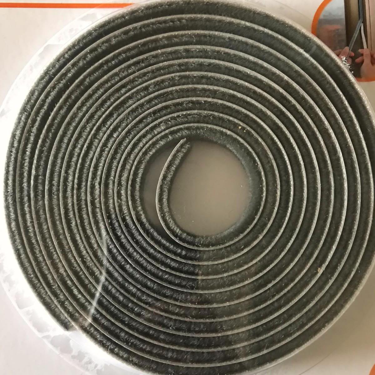 Ущільнювач для вікон та дверей Weikan самоклеючий 9х5,5 мм 3 м (R35868) - фото 5 Ущільнювач для вікон та дверей Weikan самоклеючий 9х5,5 мм 3 м (R35868) - фото 5