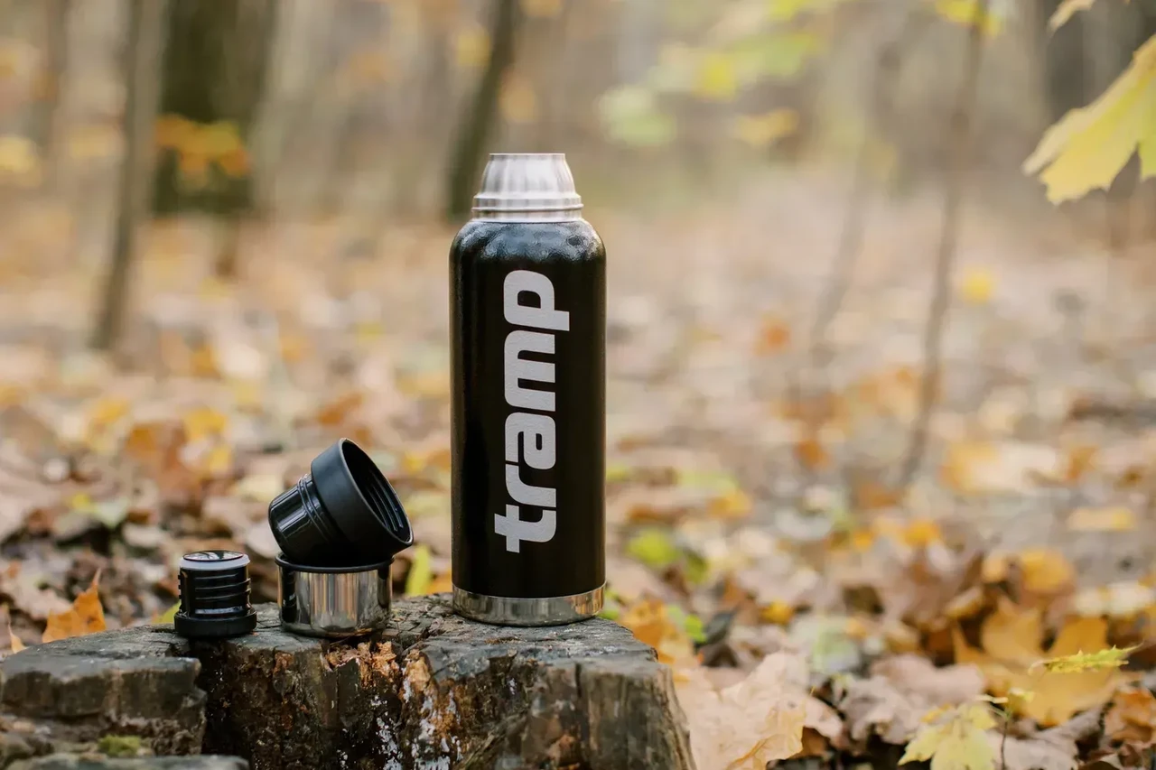Термос Tramp Expedition Line 0,9 л Чорний (TRC-027-black) - фото 10 Термос Tramp Expedition Line 0,9 л Чорний (TRC-027-black) - фото 10