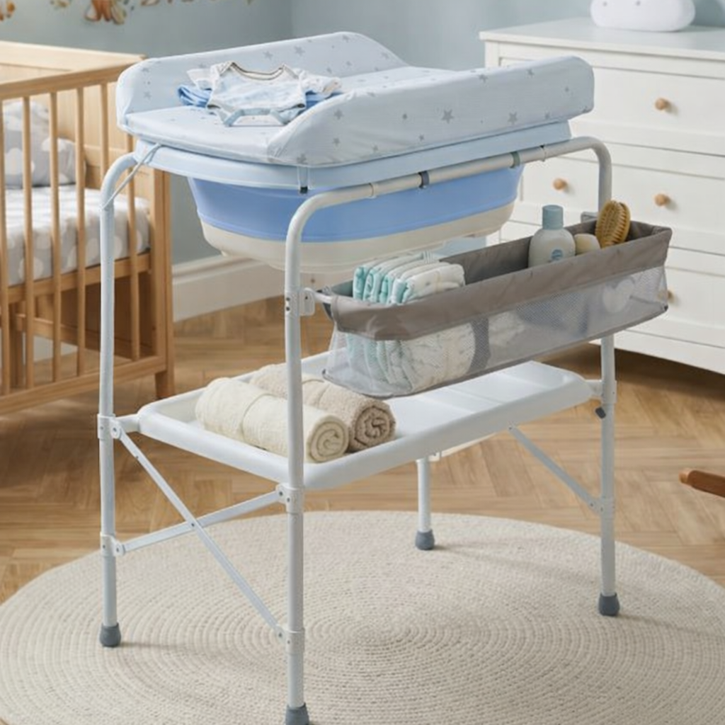 Столик для сповивання з ванною для купання X-658 складаний з металевим каркасом 130х82х35 см Блакитний