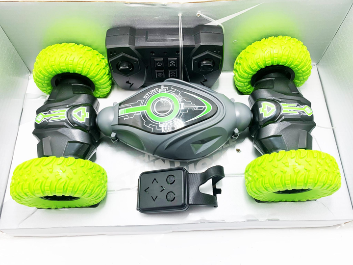 Машина на радіокеруванні 3688 G 137 A підсвічування/звук/обертається на 360° 2 пульти на руку і пульт в коробці Зелений (2785134909) - фото 5 Машина на радіокеруванні 3688 G 137 A підсвічування/звук/обертається на 360° 2 пульти на руку і пульт в коробці Зелений (2785134909) - фото 5
