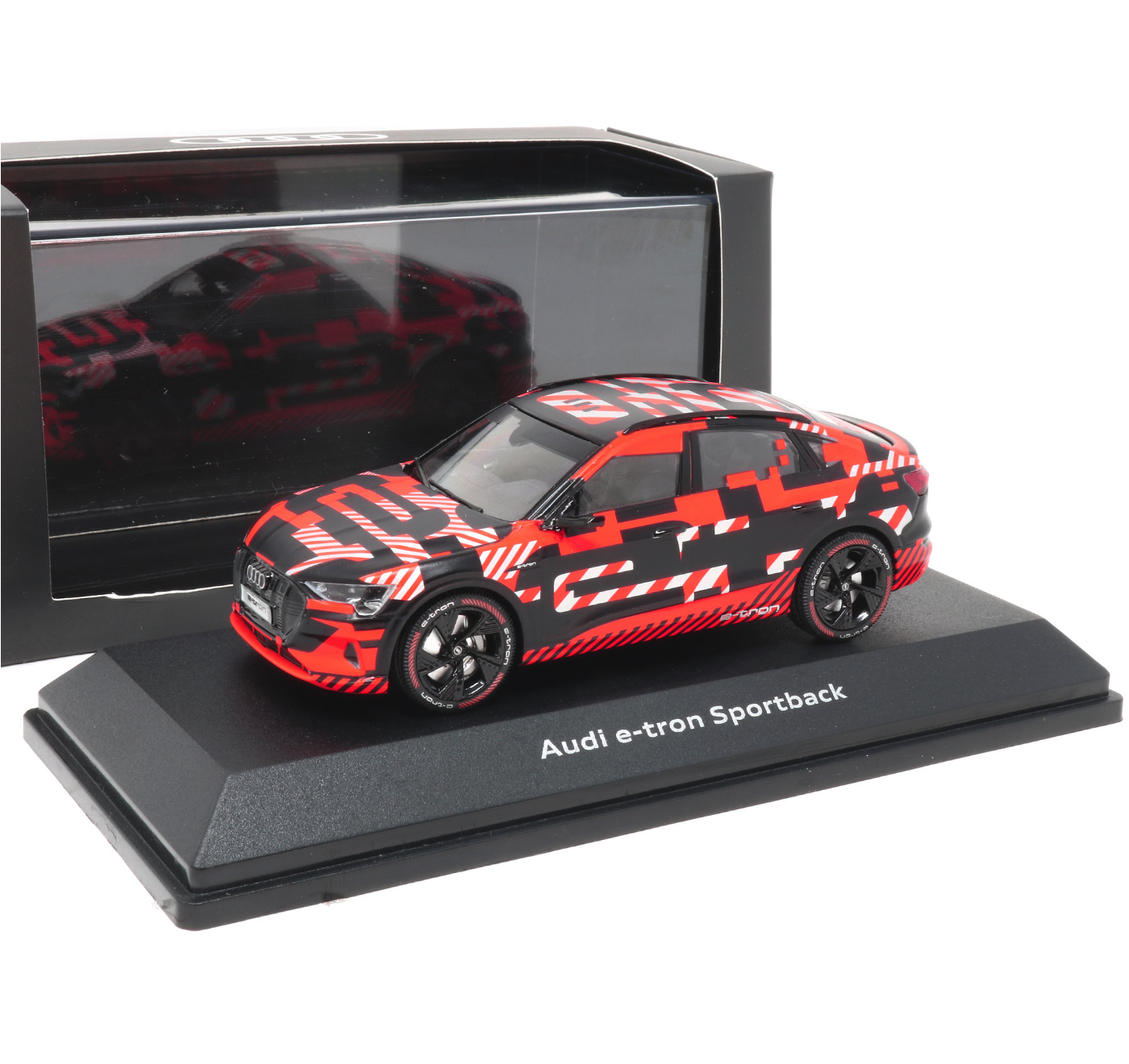 Модель автомобиля 1:43 Audi e-tron Sportback Black/Red (5012020033)