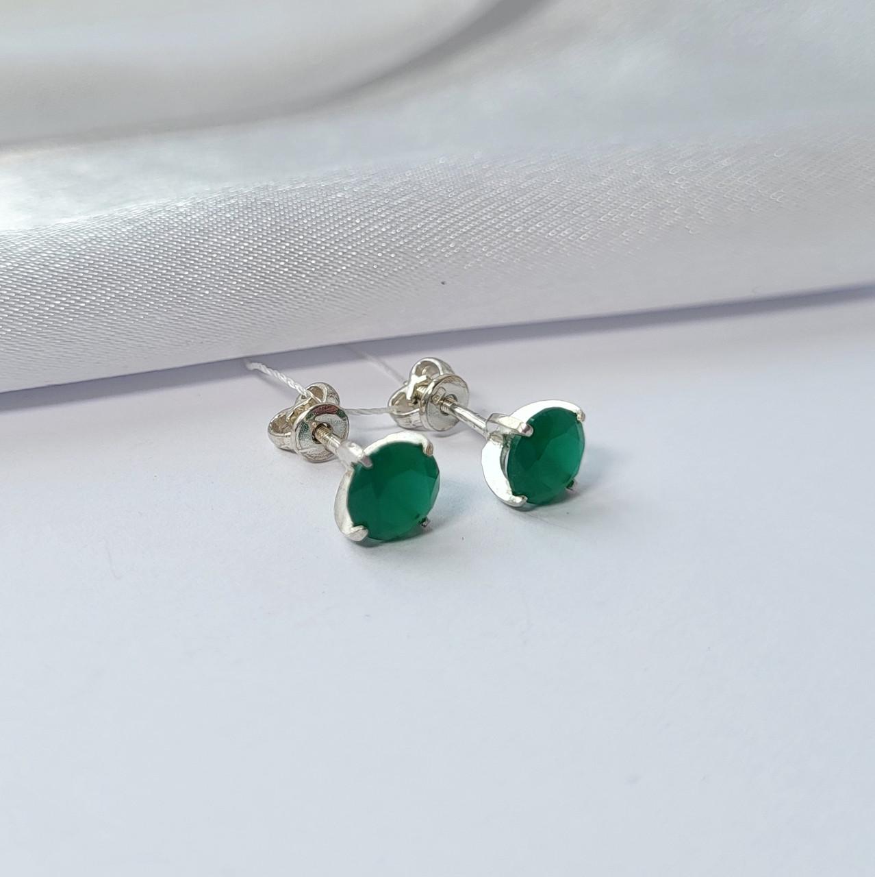 Серьги-гвоздики серебряные с зеленым камнем серебро 925 проба 1,60 г (2101з)