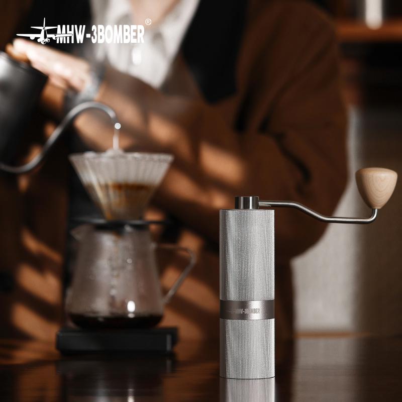 Ручная кофемолка MHW-3BOMBER Racing M1 Titanium Silver (G5899S) - фото 3