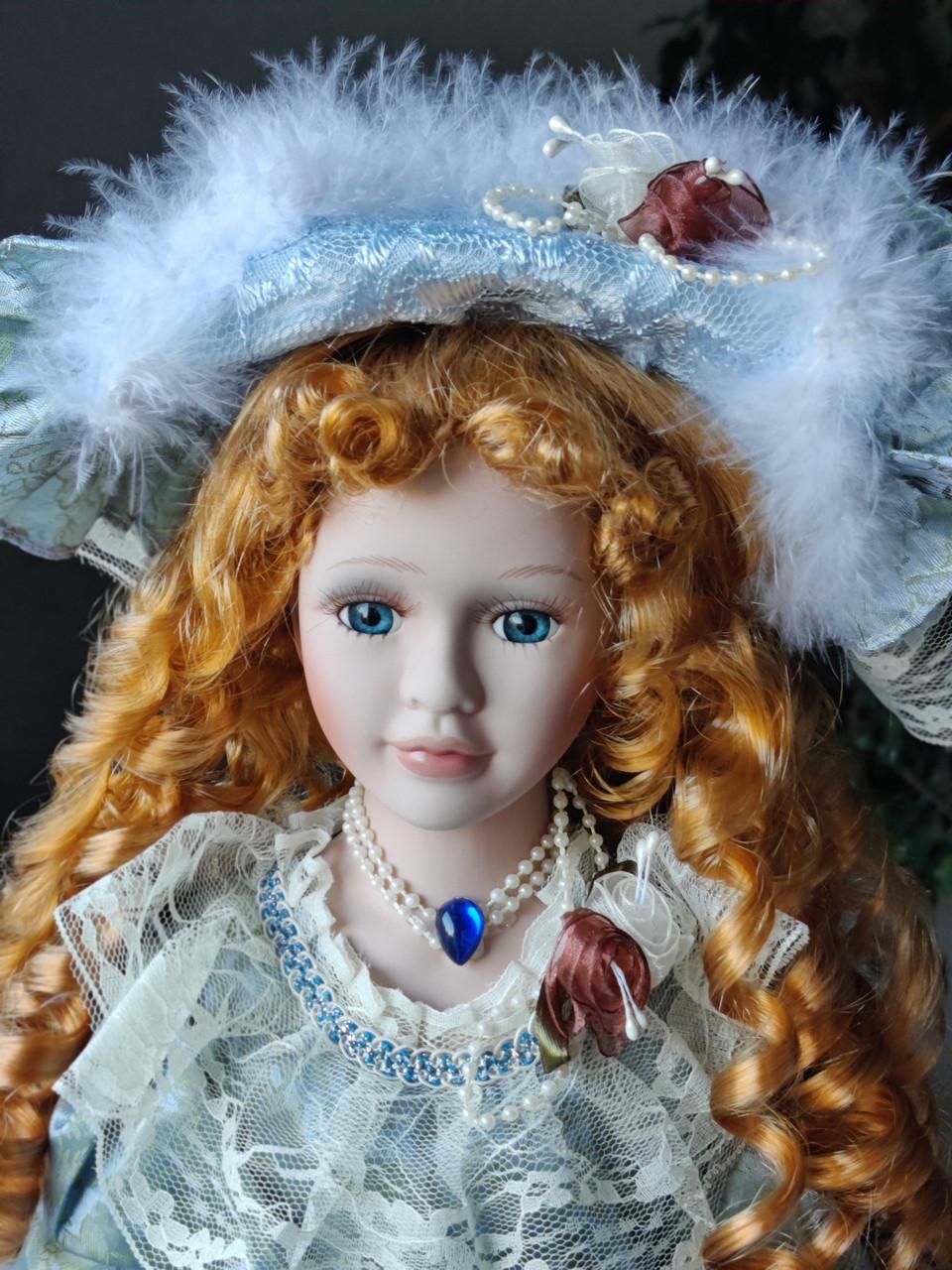 Лялька сувенірна Porcelain doll Сьюзі 55 см (1303-01 С) - фото 7