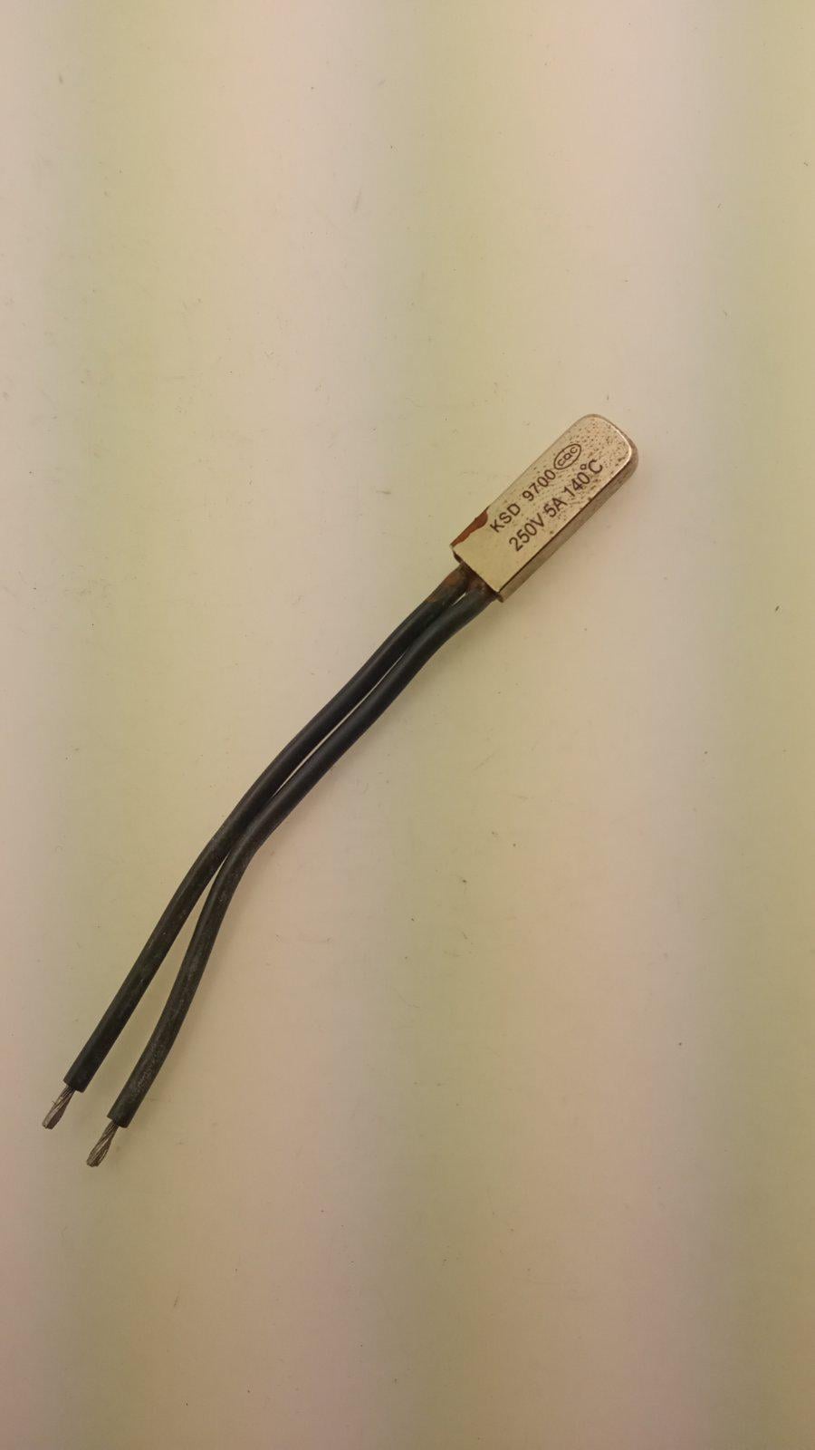 Термостат 140 °C С250V 5AKLS5-9700-5A140-B (08772) Термостат 140 °C С250V 5AKLS5-9700-5A140-B (08772)