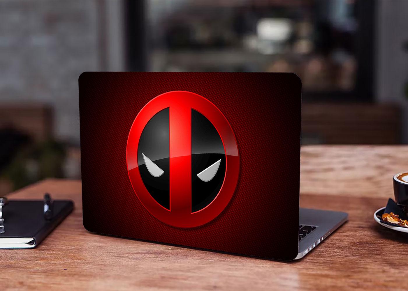 Декоративная наклейка на ноутбук 17,3" Deadpool in logo 400х260 мм (100452_17)