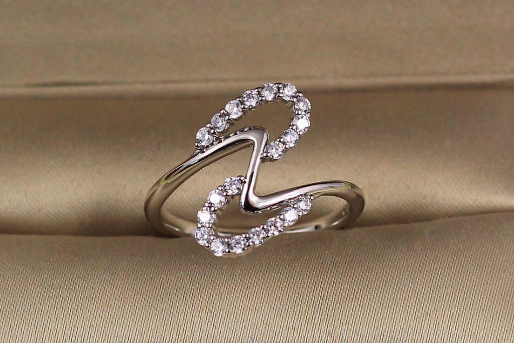 Каблучка Xuping Jewelry Вигадливий зигзаг р. 19 Сріблястий