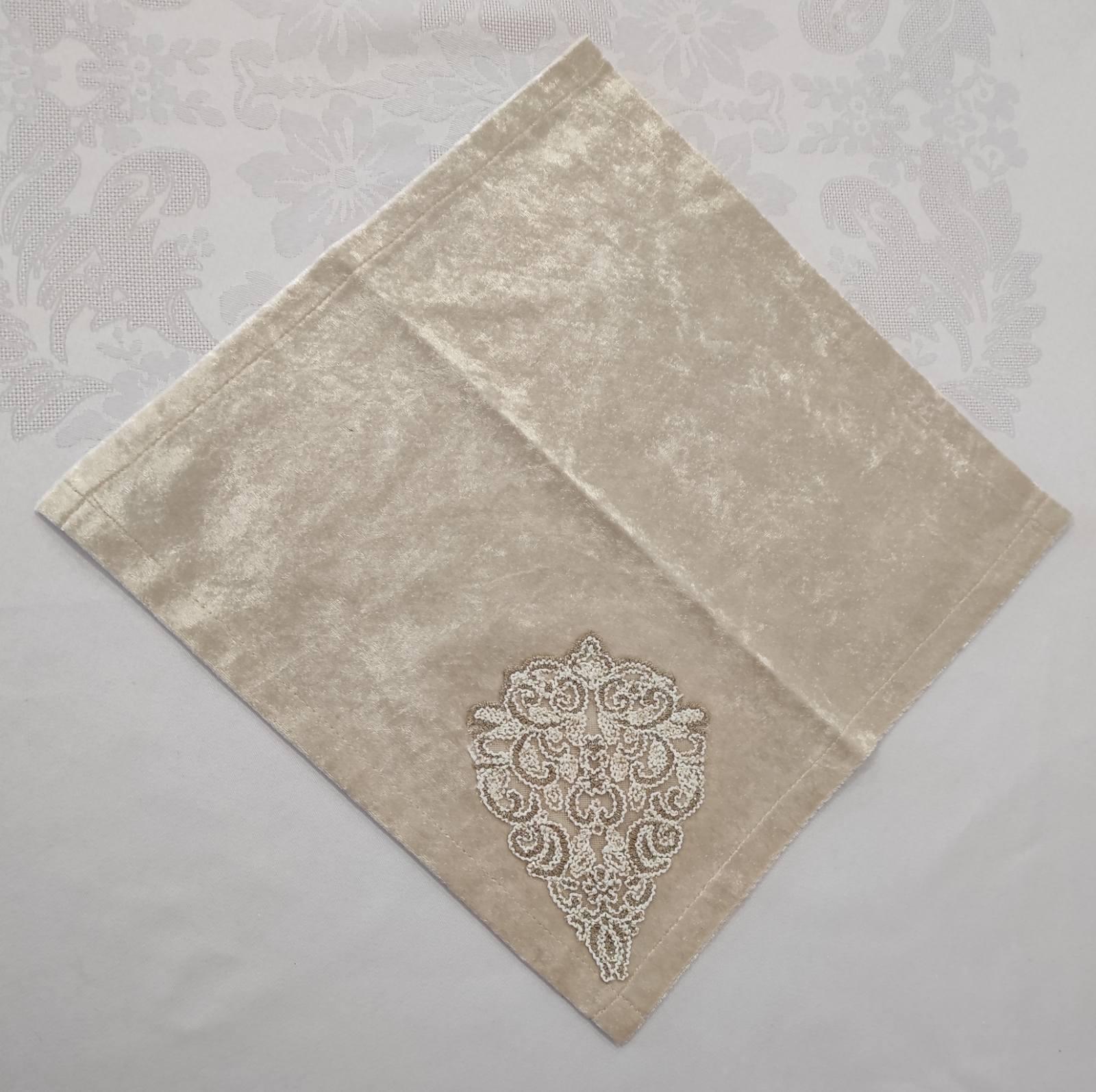 Салфетка велюровая Acme с кружевом 35x35 Quenn Cappicino (CN7524)