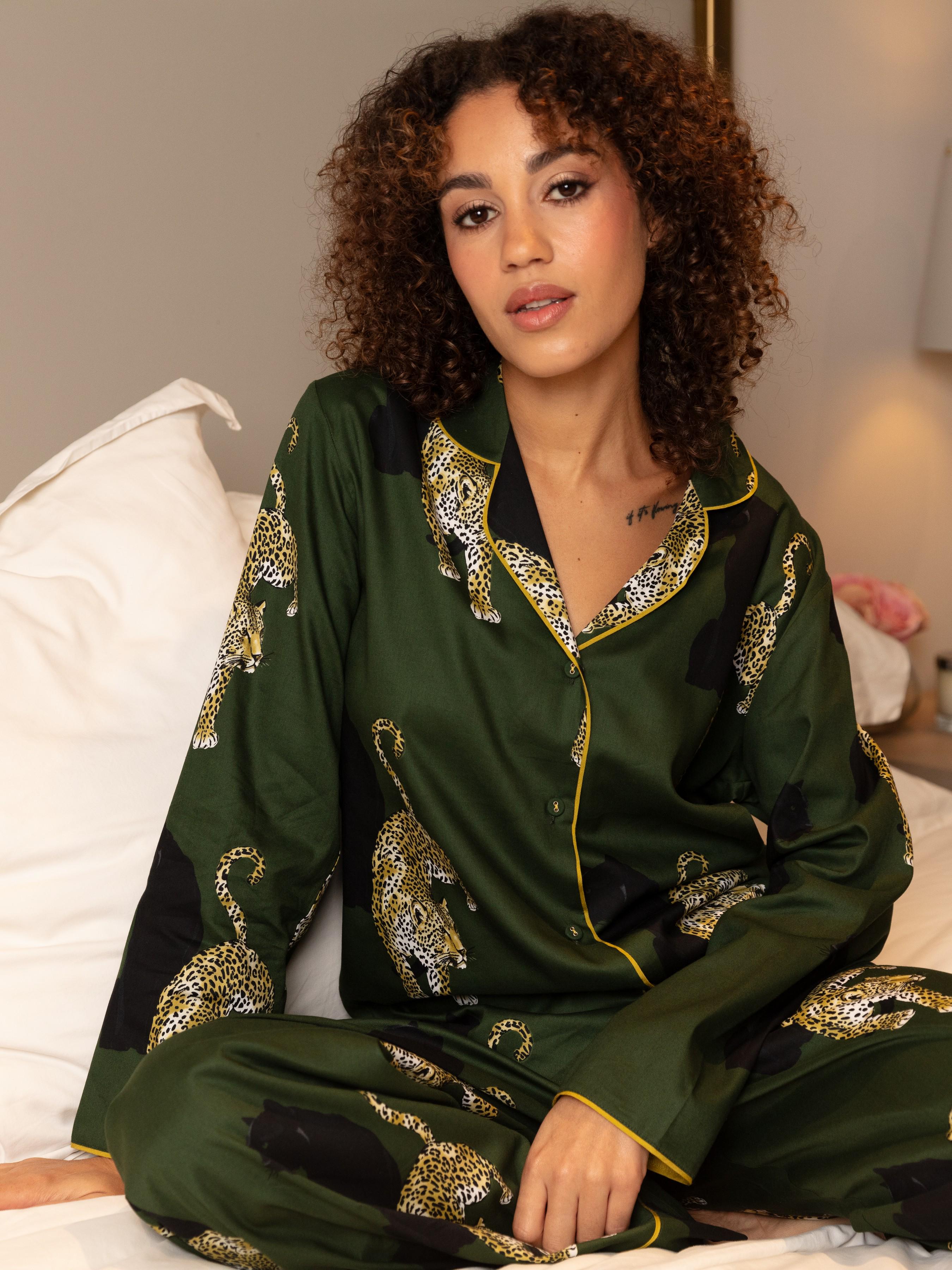 Пижама женская CYBERJAMMIES 5000-5001 3XL Оливковый с леопардовым принтом (5051877599321) - фото 5 Пижама женская CYBERJAMMIES 5000-5001 3XL Оливковый с леопардовым принтом (5051877599321) - фото 5