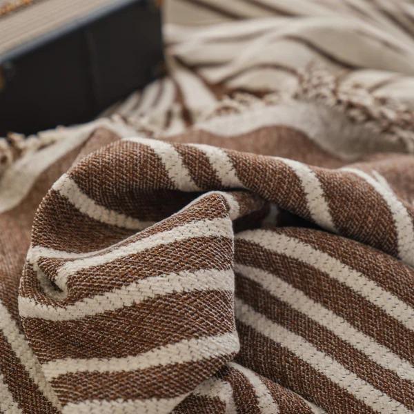 Плед покрывало на диван и кровать для мягкой мебели в коричневую полосу 180х230 см Бежевый - фото 11