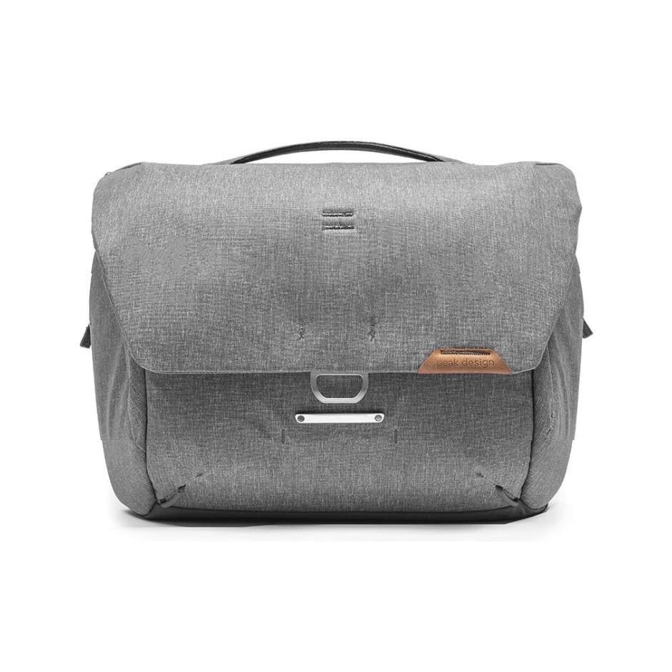 Сумка Peak Design Everyday Messenger v2 13 л Ash (BEDM-13-AS-3) Сумка Peak Design Everyday Messenger v2 13 л Ash (BEDM-13-AS-3)