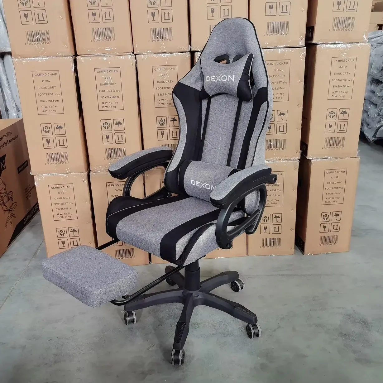 Геймерское кресло DEXON TITAN с подставкой для ног из ткани Черный/Темно-серый (40287) - фото 10 Геймерское кресло DEXON TITAN с подставкой для ног из ткани Черный/Темно-серый (40287) - фото 10