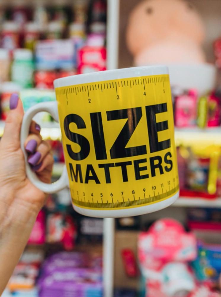 Чашка подарочная керамическая Size matters 1000 мл Желтый (27-PCK-4235) - фото 6