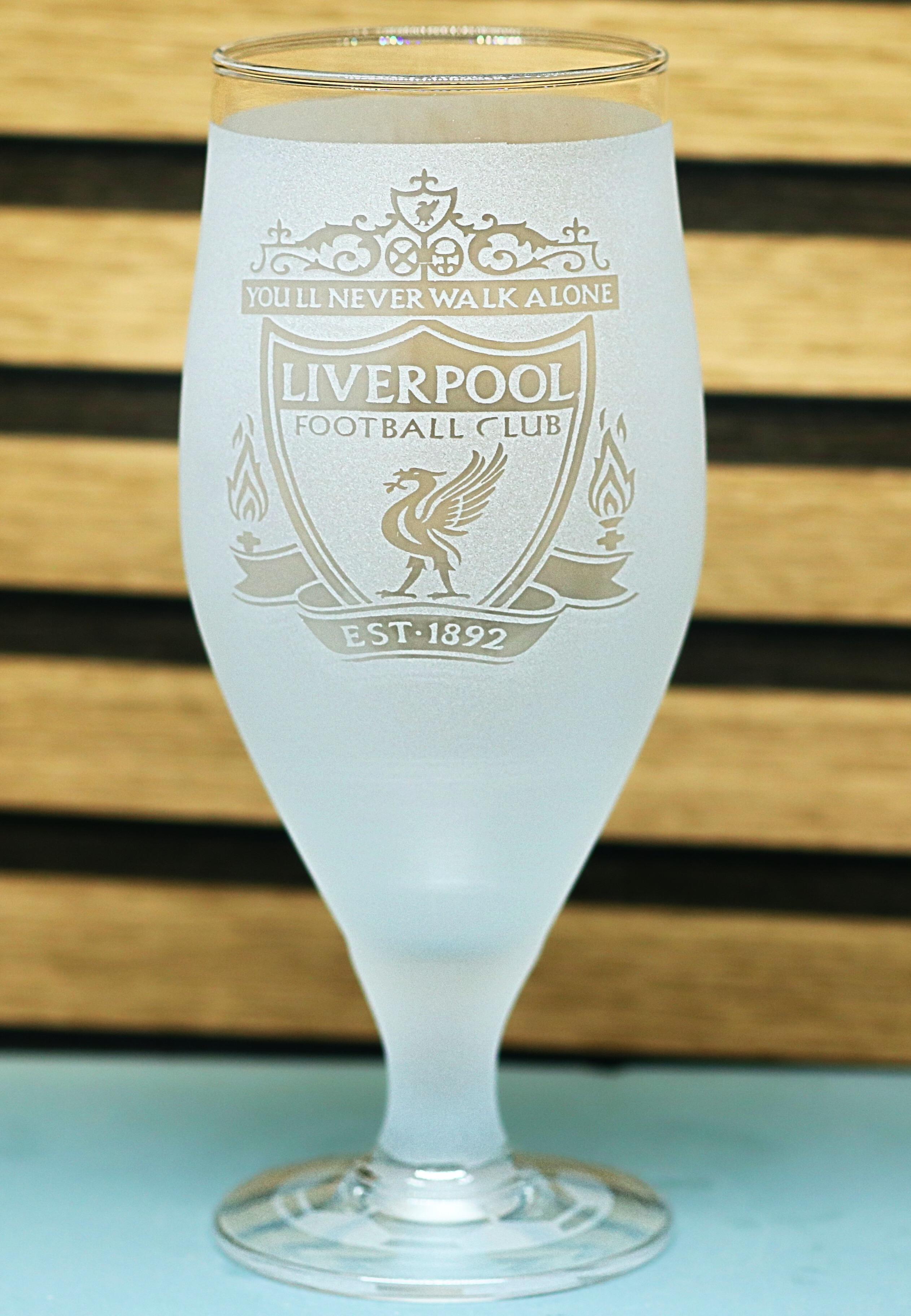 Подарунковий келих пивний на ніжці з гравіюванням лого ФК Ліверпуль 500 мл (2059939211)