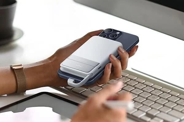 Повербанк EcoFlow Rapid Magnetic 5000 mAh Light Blue (EF-RAPID5000-L-EU) - фото 4 Повербанк EcoFlow Rapid Magnetic 5000 mAh Light Blue (EF-RAPID5000-L-EU) - фото 4