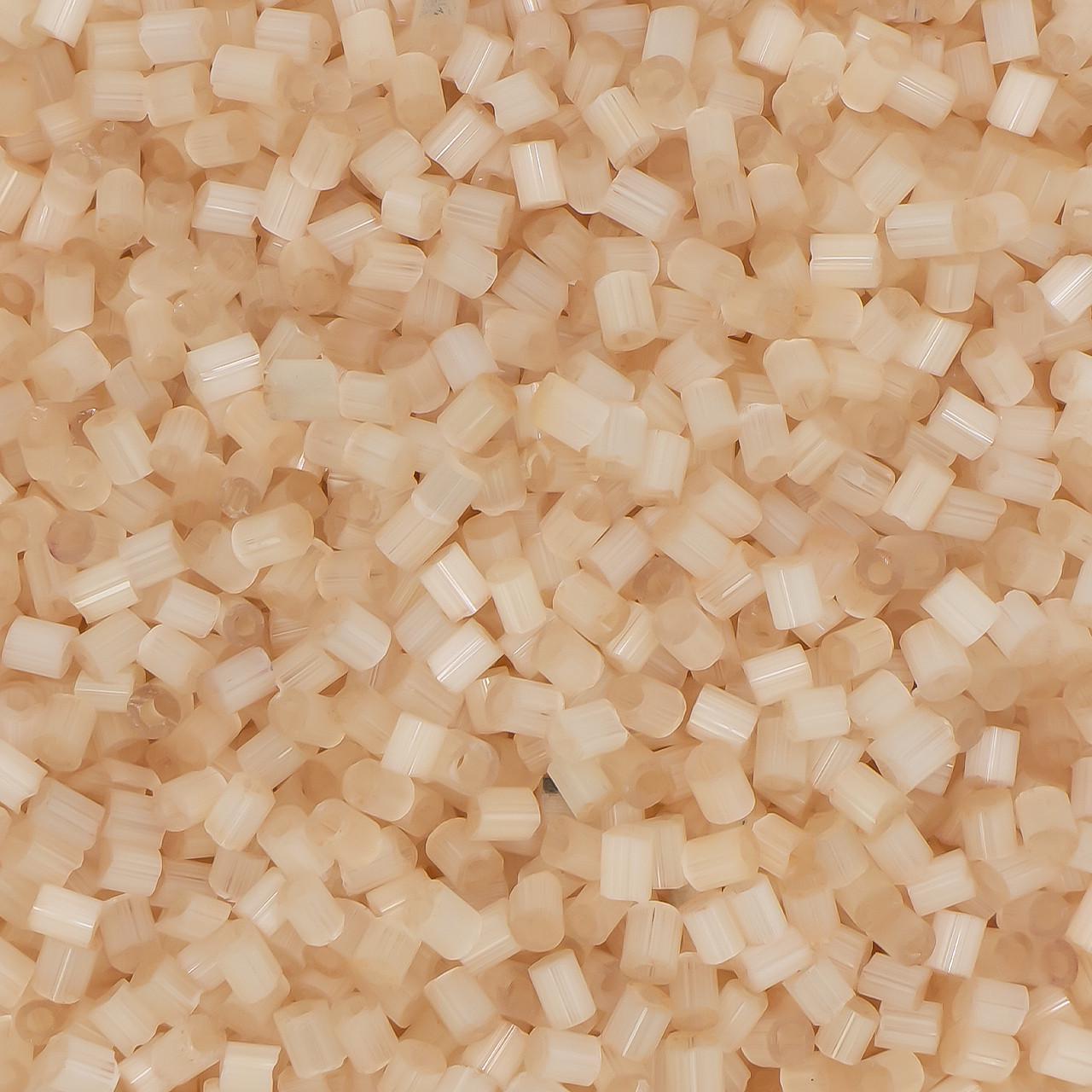 Бисер Рубка сатин 2 мм 25 г Шампань (БР0002р19)