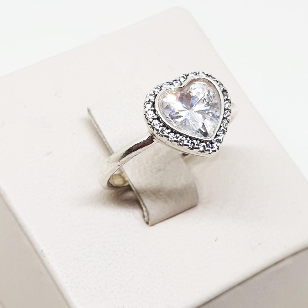 Кольцо серебряное Сердце с кубическим цирконием р. 17 2,67 г (1558938072)