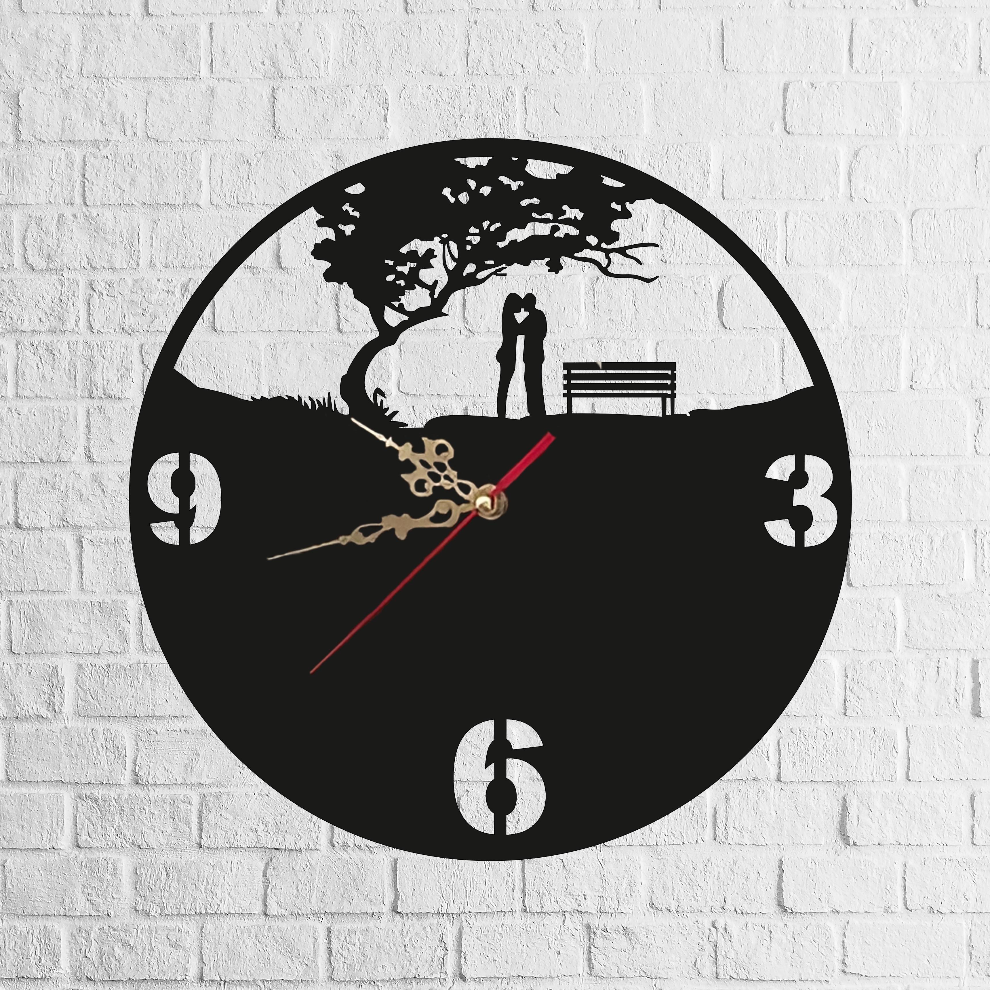 Часы Wooden House Пара влюбленных 30 см (01061)