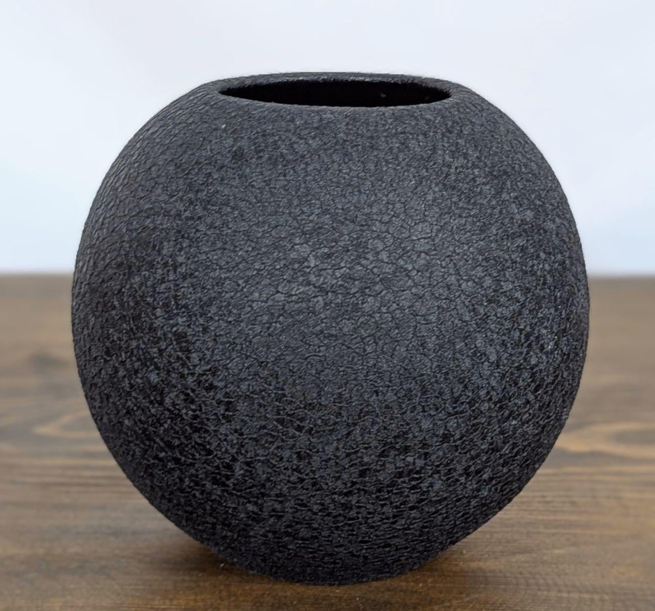 Ваза Nana Ceramics Шар шелк 16 см Черный