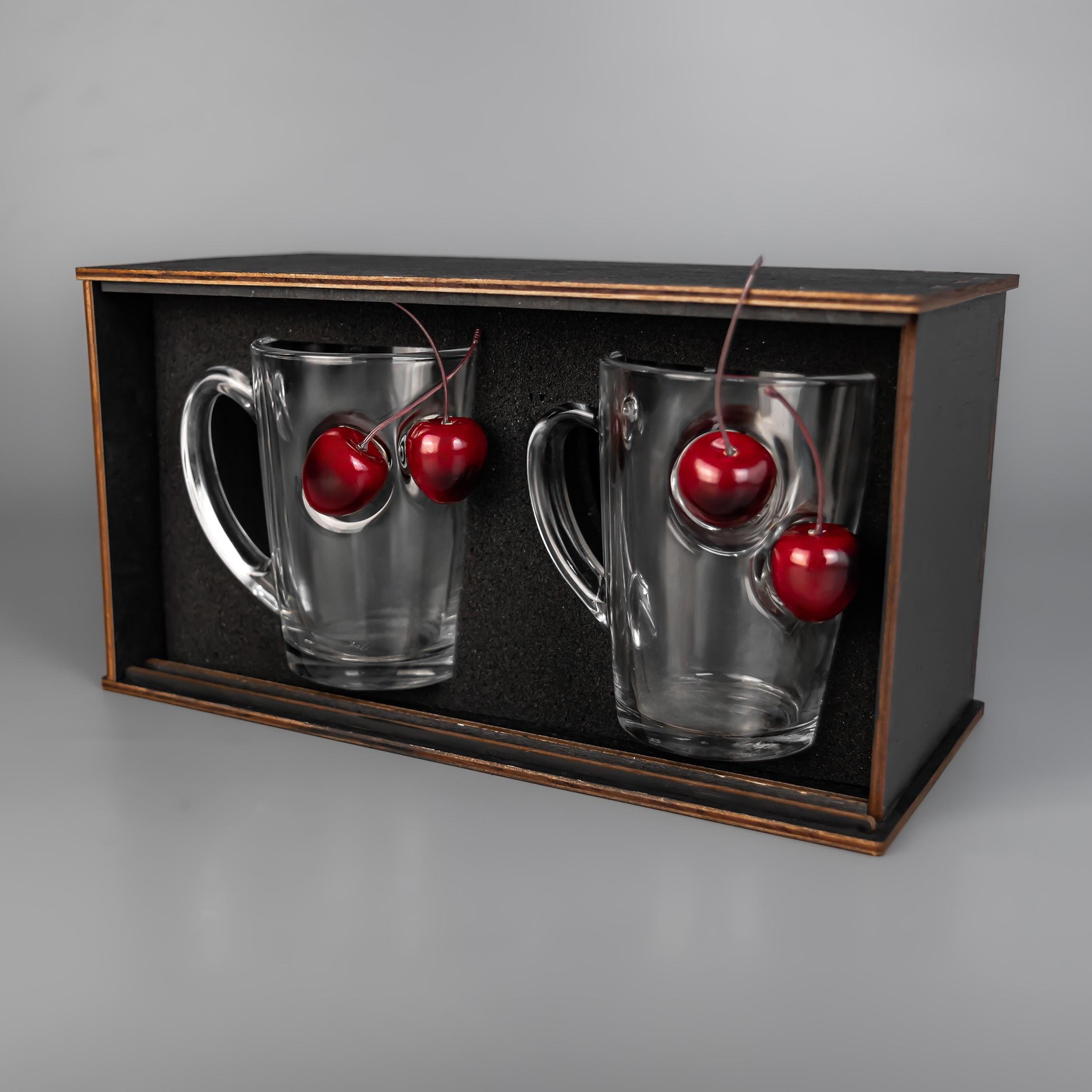 Набор на 2 чашки с вишнями (26294525)