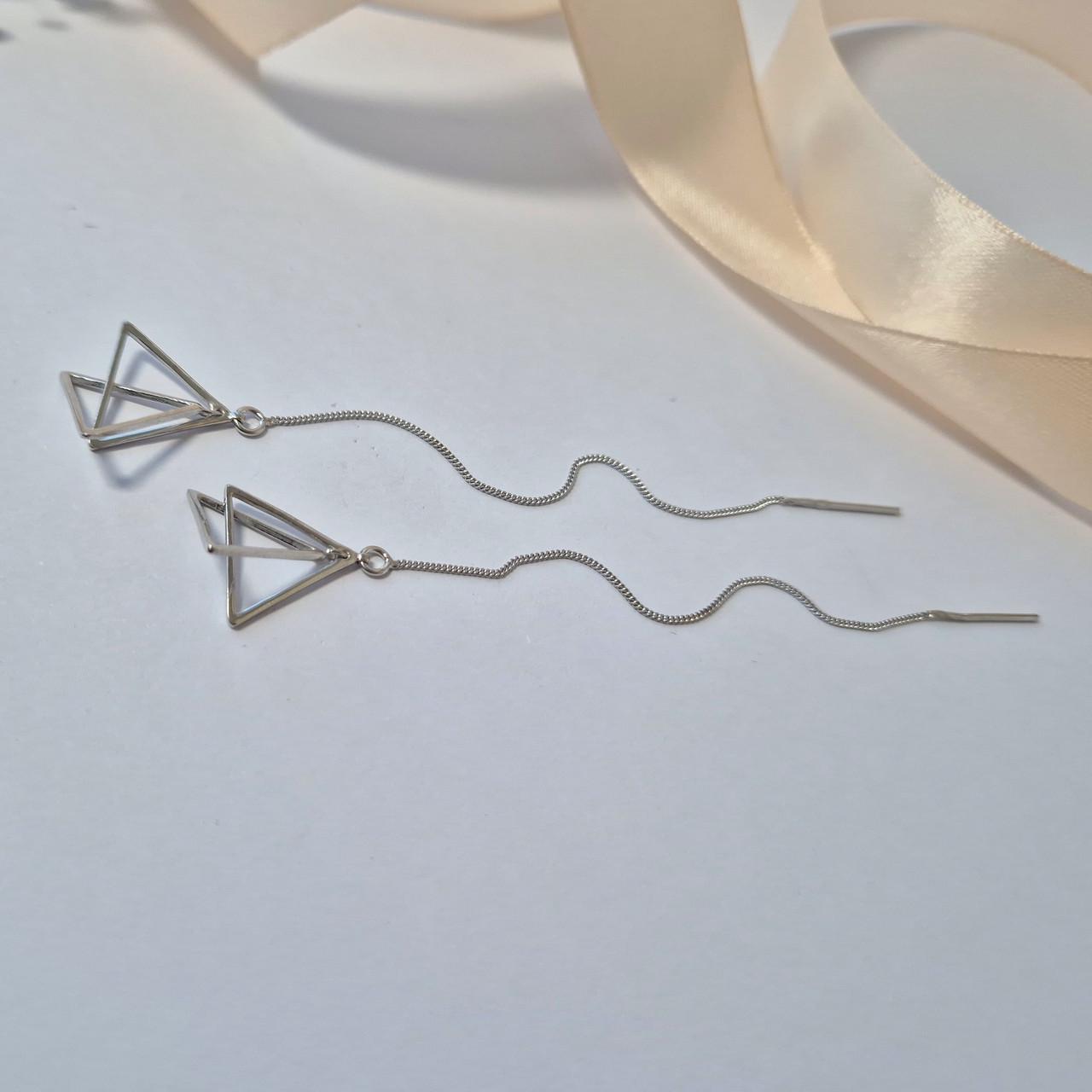 Серьги серебряные протяжки цепочки Треугольник серебро 925 пробы родованное 2,50 г (56303р) Серьги серебряные протяжки цепочки Треугольник серебро 925 пробы родованное 2,50 г (56303р)