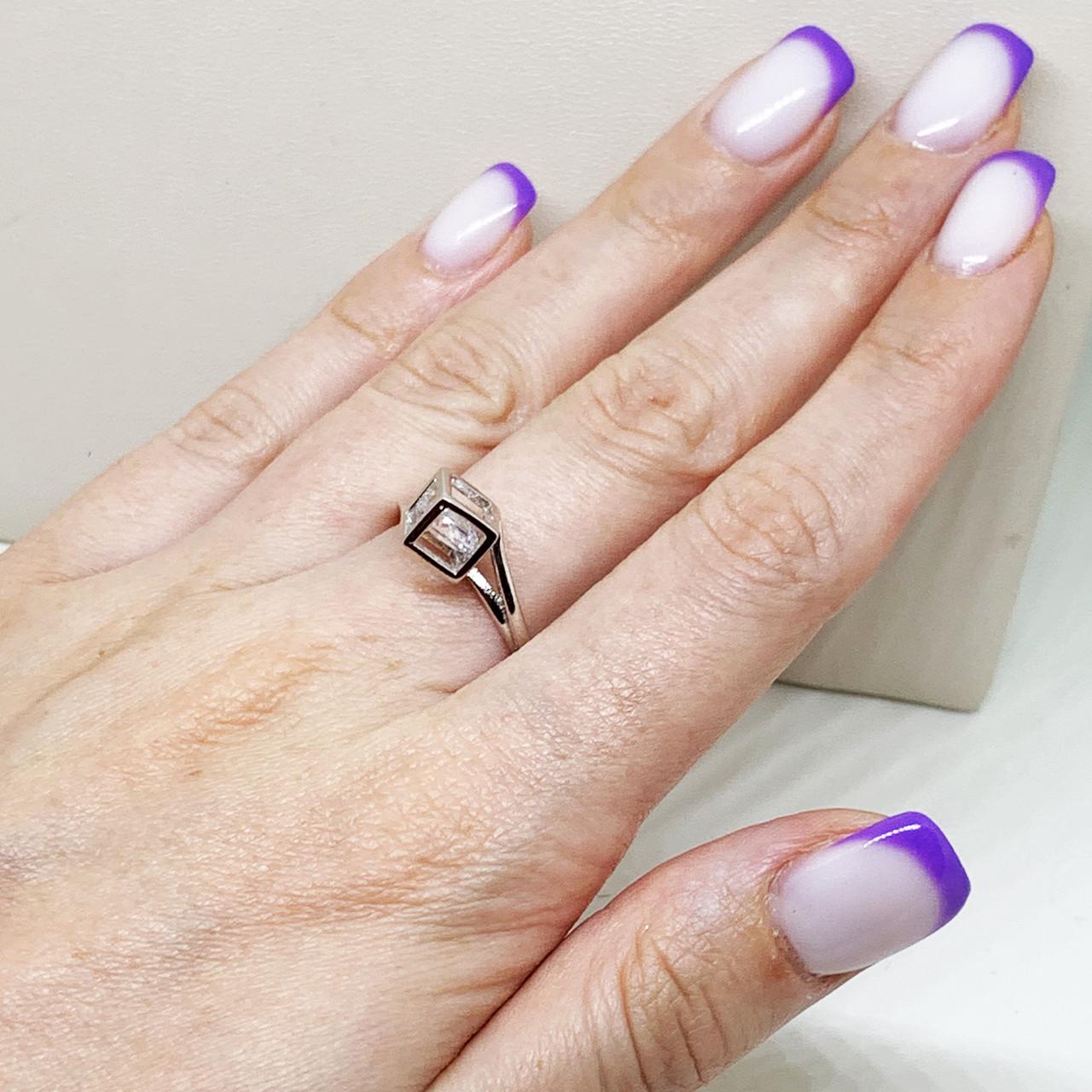 Кольцо серебряное Кубик с кубическим цирконием р. 16,5 3,07 г (1664148851) Кольцо серебряное Кубик с кубическим цирконием р. 16,5 3,07 г (1664148851)