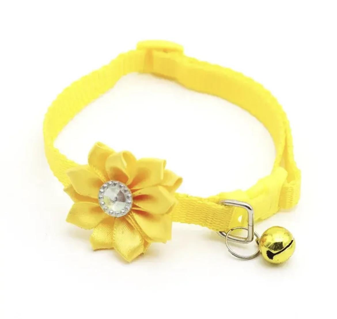 Ошейник для собак и кошек Flower 19-32 см Yellow (49932492)