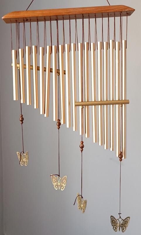 Музика вітру 18 металевих трубочок з метеликами 68 см Золотистий (С4666)