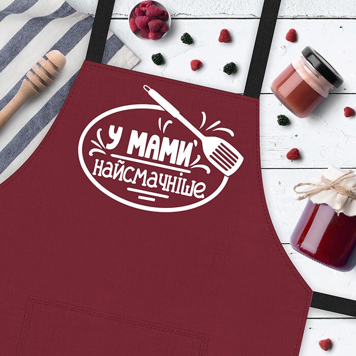Фартук с надписью "У мами найсмачніше" 75х51 см (FRT_19N005)