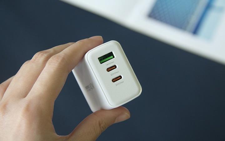 Зарядное устройство для Remax 40W/USB-C/2хUSB-A White - фото 2 Зарядное устройство для Remax 40W/USB-C/2хUSB-A White - фото 2