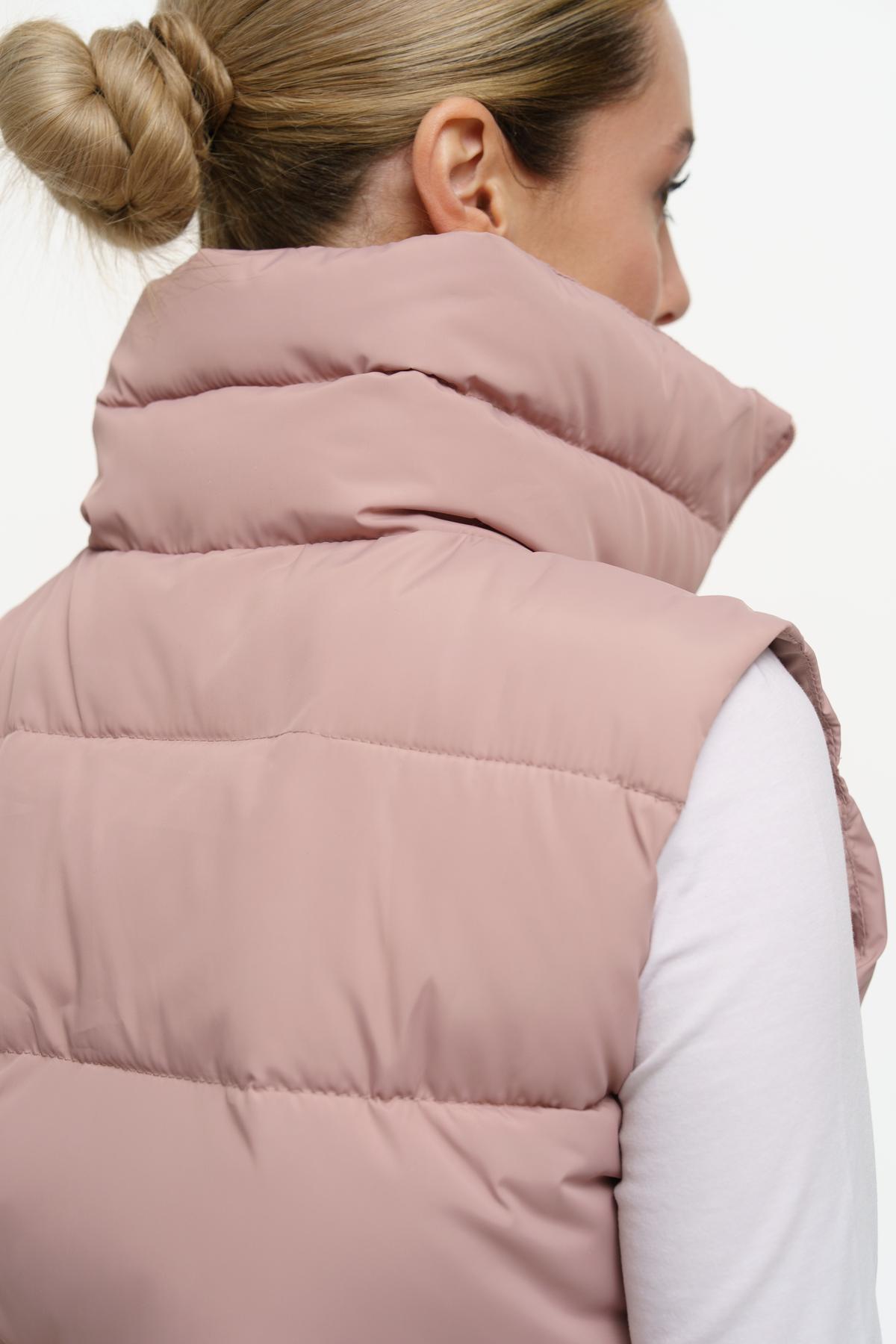 Жилетка жіноча укорочена Intruder Lola з утепленням M-L Пудровий (1343916509/4/2) - фото 4 Жилетка жіноча укорочена Intruder Lola з утепленням M-L Пудровий (1343916509/4/2) - фото 4
