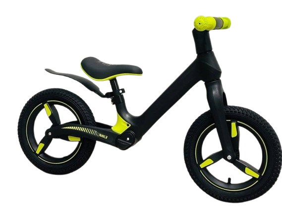 Беговел Maraton крыло на заднем колесе/надувные колеса 12" Черный с желтым (M 15)