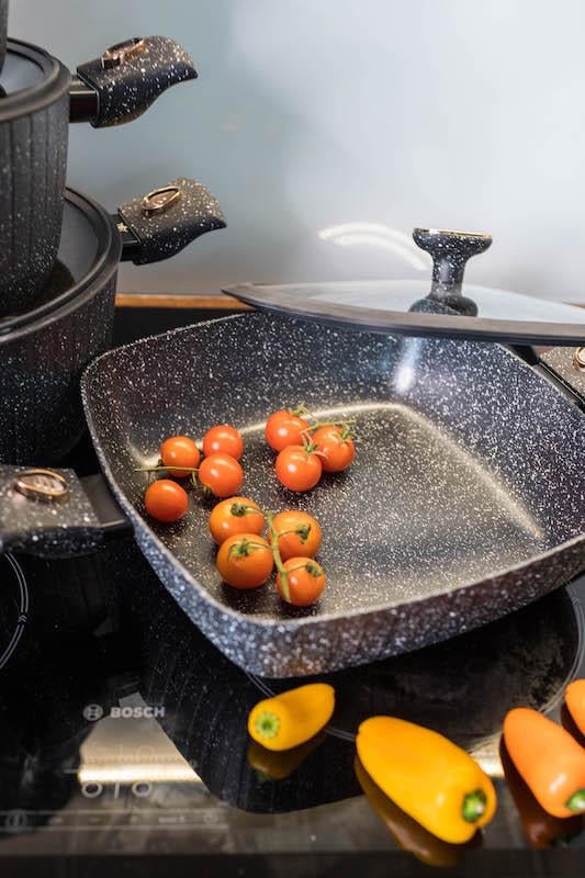 Сковорода сотейник с антипригарным покрытием Bollire Sicilia 4,4 л 28x28 см (BR-1515) - фото 4 Сковорода сотейник с антипригарным покрытием Bollire Sicilia 4,4 л 28x28 см (BR-1515) - фото 4